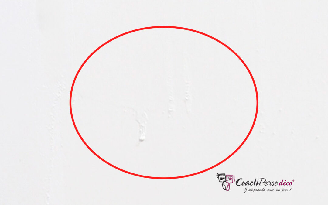 Pourquoi mon enduit roule sous la lame ?