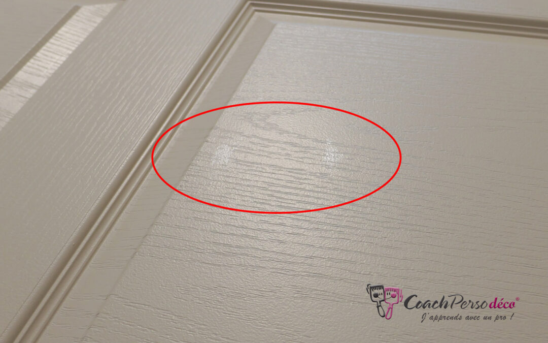 Une tâche de peinture décolorée ou qui brille ? Mauvais signe…