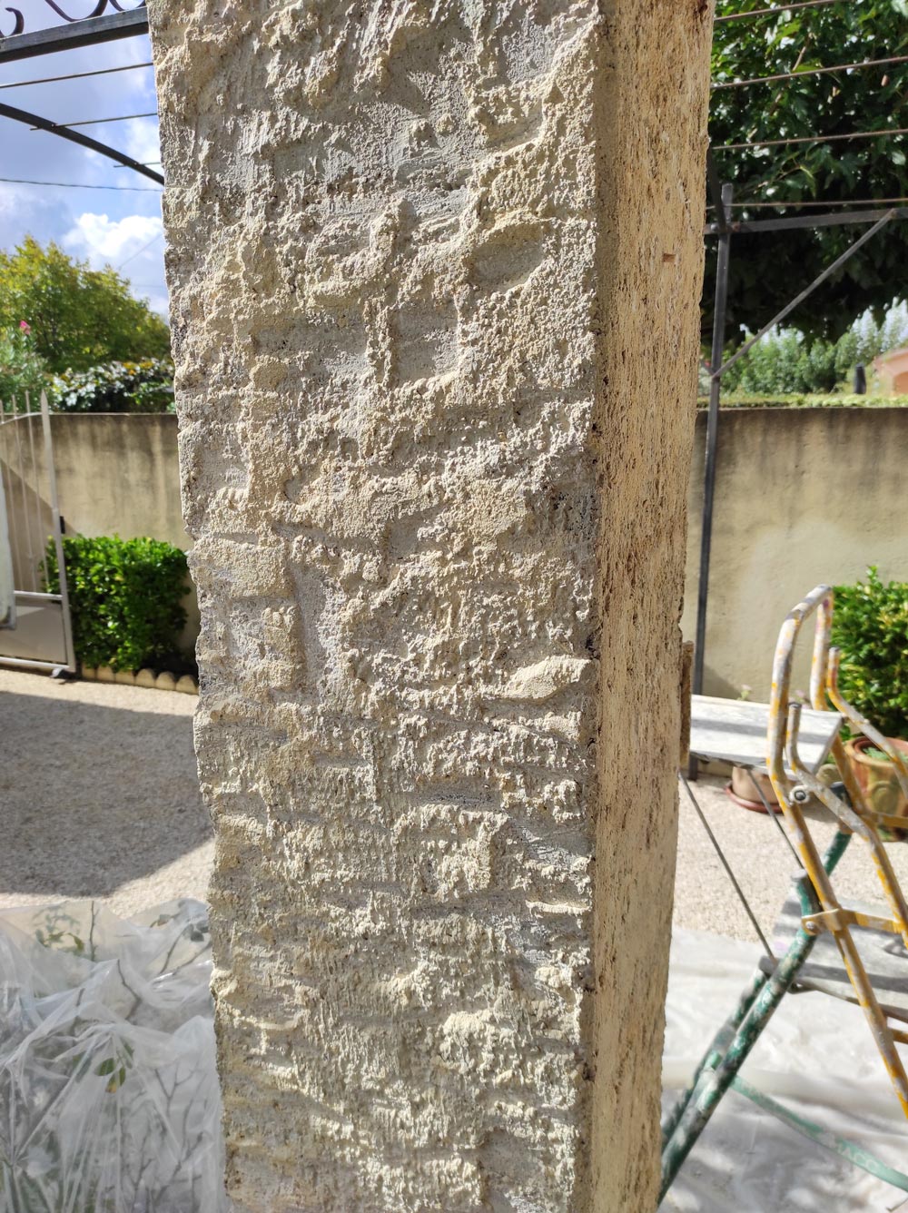 Décroûtage du pilier
