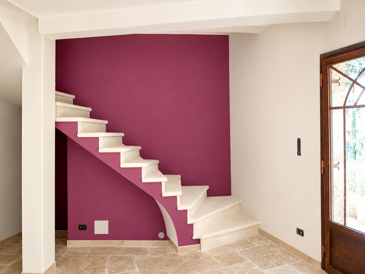 Mise en valeur d'un escalier par la couleur